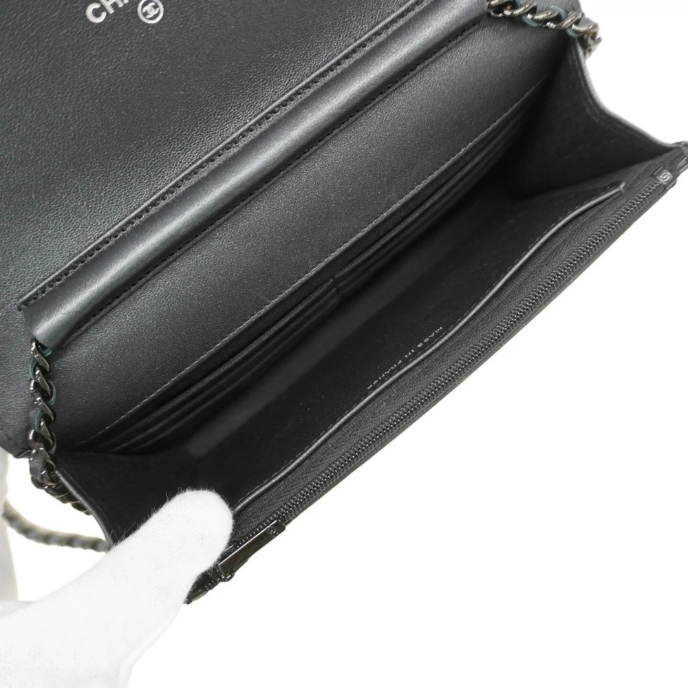 CHANEL Black Lambskin Leather Wallet - Picture 4 of 8